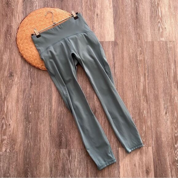 Lululemon Train times leggings high Rise mesh side panel women’s size 6 - Picture 5 of 12